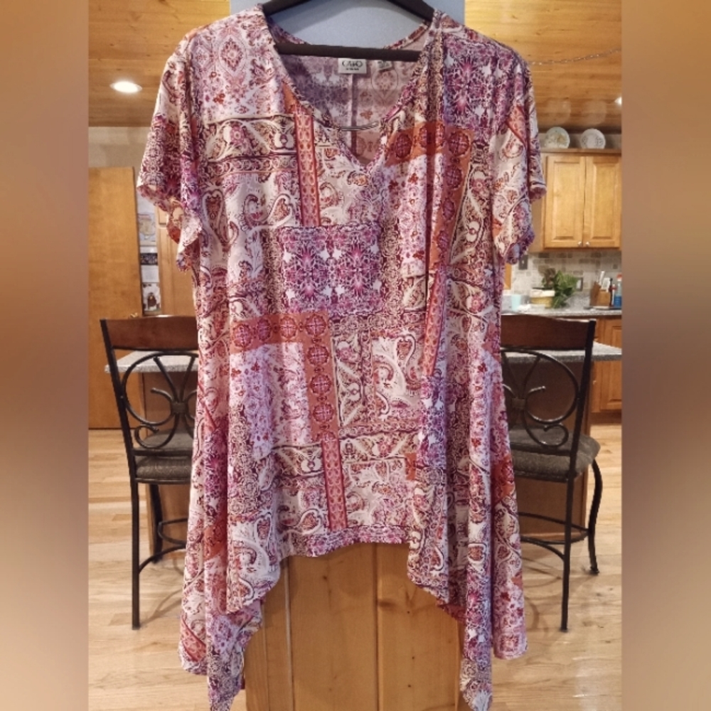 Cato tunic top size 18/20 color pink, cream, and purple